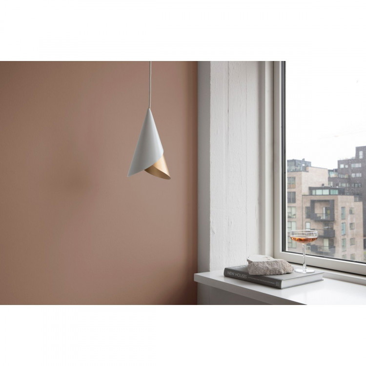 Lampa Umage (Vita Copenhagen) CORNET White & Brass